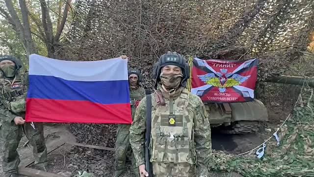 Военнослужащие 88-й бригады поздравляют с Днем Государственного флага Российской Федерации