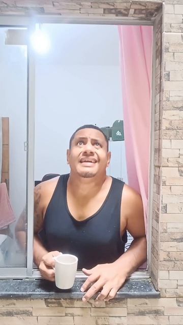 Высокий чел...
