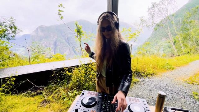 MRL - Just a chill girl mix ambient deep house