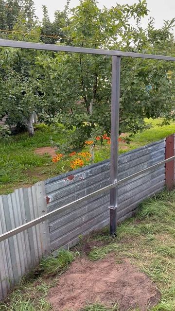 Готов каркас для забора