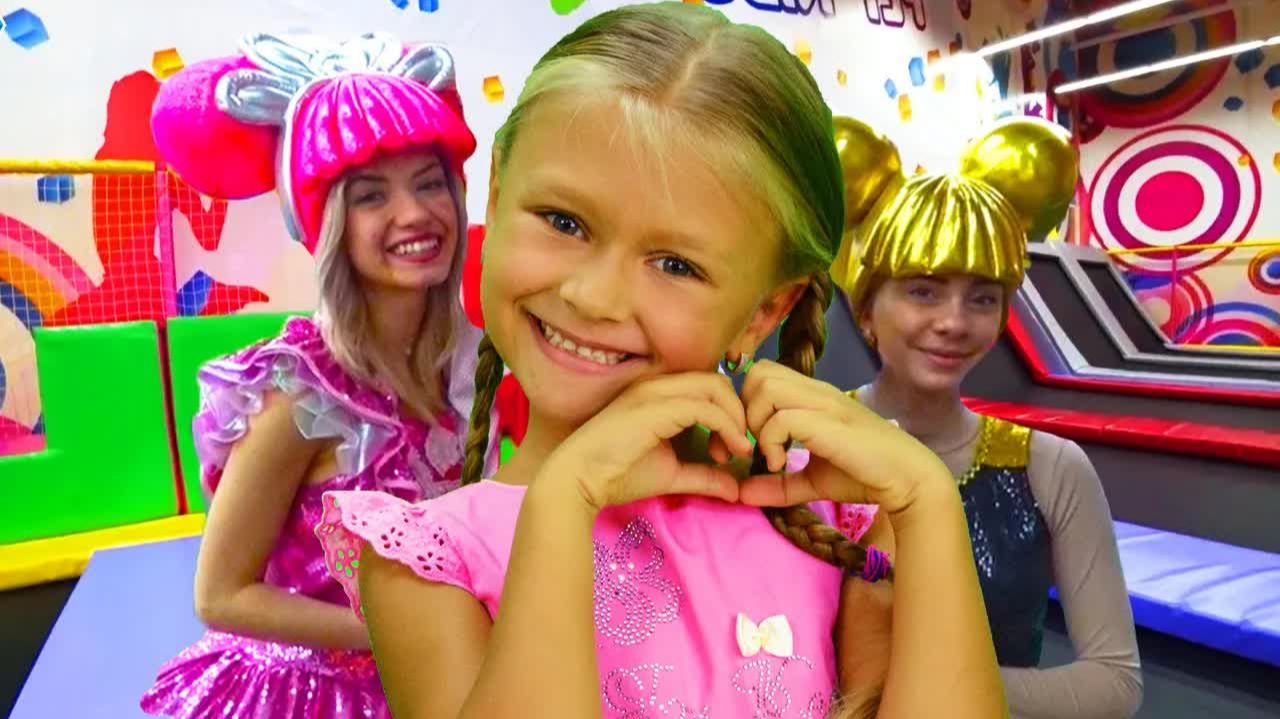 Живые Куклы на День рождения подружки Ярославы   Видео для детей   Tiki Taki Cook