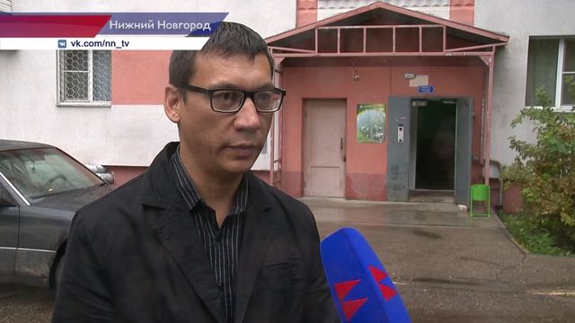 Вход в подъезд отремонтировали в доме на улице Строкина после предписания ГЖИ