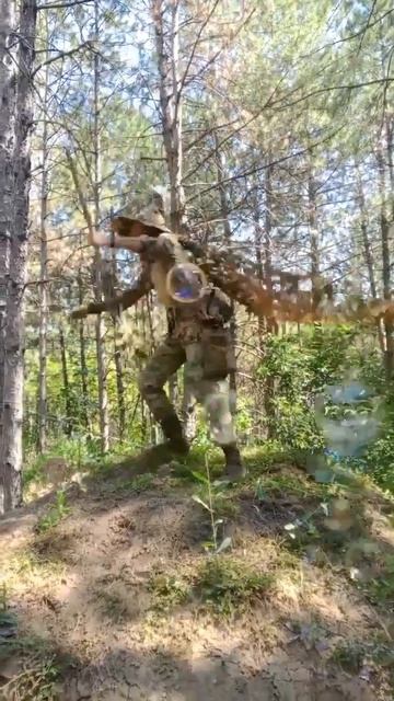 Боевая подготовка  Пока одни сражаются другие - поднимают настроение. Наши парни нашли время чтобы