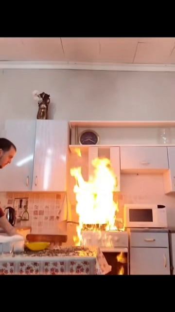 АХАХАХАХПХХАЗПЗАЗВХПХАХАЗ ЧЁ ДВОЮРОДНЫЙ БРАТ СКИНУЛ.ОСТАНОВИТЕ МОЙ СМЕХ Я НЕ МОГУ ПЕРЕСТАТЬ РЖААААТЬ