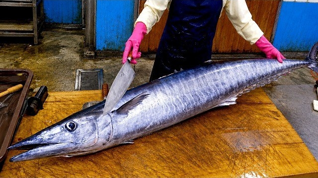 Свежие морепродукты крупным планом! Приготовление ваху тигровых креветок из Дунши