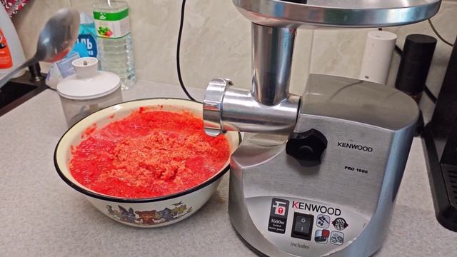 СЫРАЯ АДЖИКА с хреном и чесноком!  Легендарная Хреновина за 10 минут!
