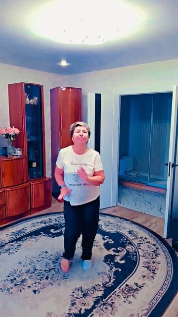 голым пришёл ..