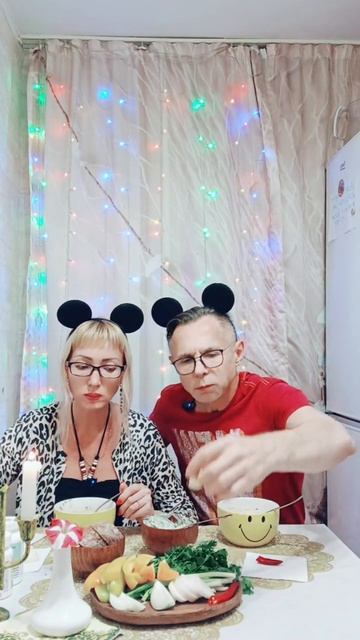 Острый супчикфрагмент мукбанга