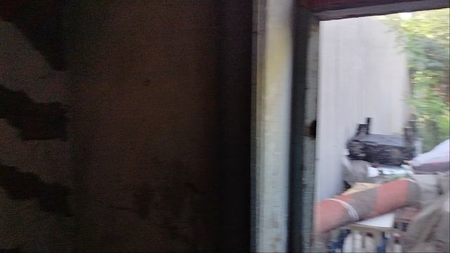 Тороплюсь. Нужно выехать в город. Проблемы у соседей косвенно касаются и меня.