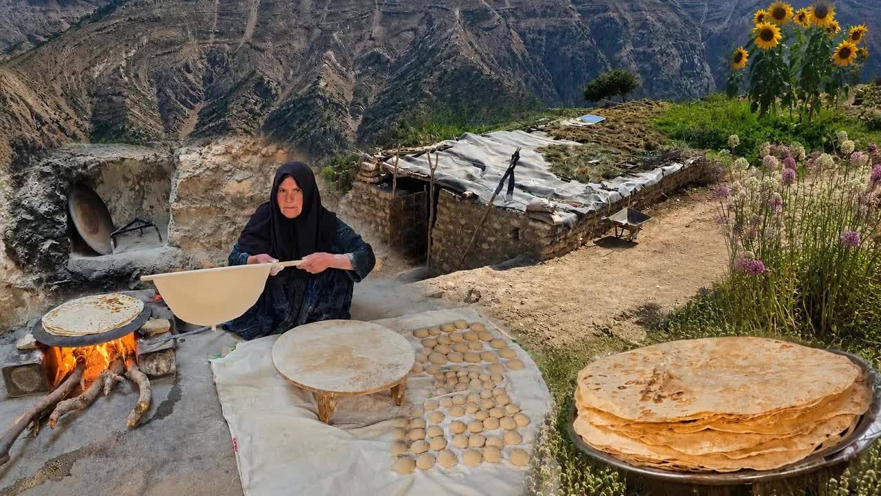 Кочевая жизнь в горах  Выпечка местного хлеба на огне  и сбор свежих овощей