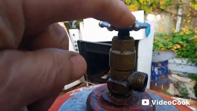 Удаляем газ из баллонов