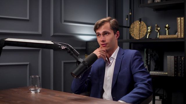 Александр Устинов: Помощник депутата — вся правда о молодёжной политике в России