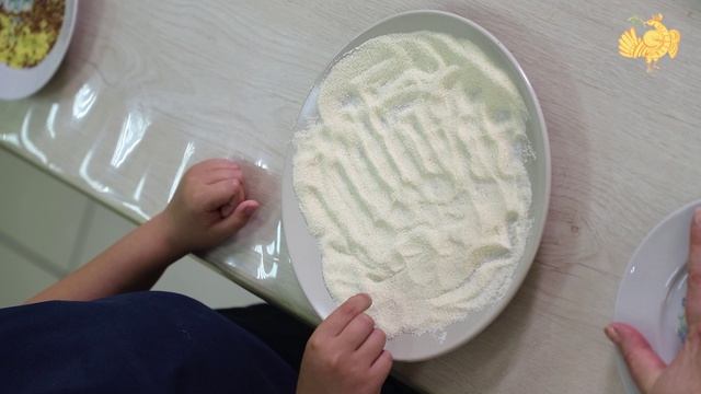 Чем мама может заняться с ребёнком на кухне