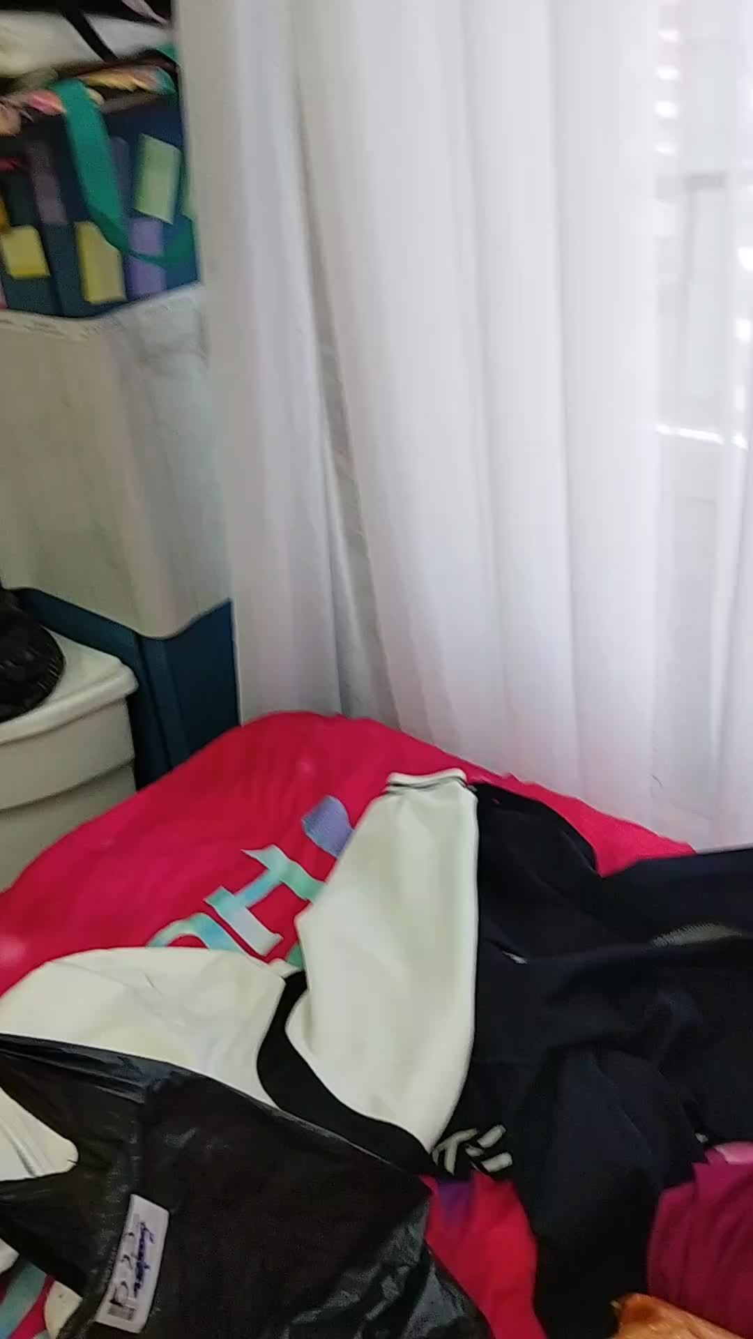 пришла домой