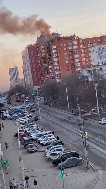 Пожар в Уфе после попадания в дом сбитого дрона .02.04.2026
