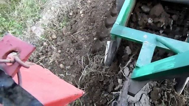 Копаю с помошниками.