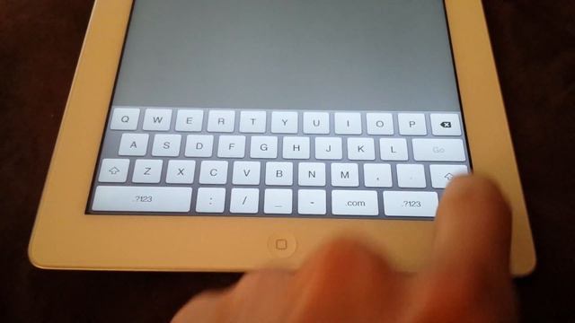 Quickly Switch Keyboard Layouts On The IPad