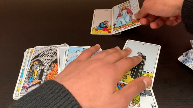 JUSTIN BIEBER IS STALKING SELENA GOMEZ ON INSTAGRAM ! Tarot Card Reading