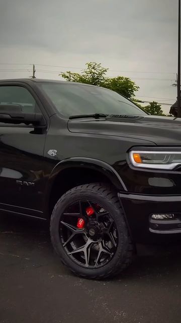😎 Это стиль! Ram 1500 Limited: 33 колеса, диски 20x10 #ram1500limited #ram1500 #тюнинг #автотюнинг