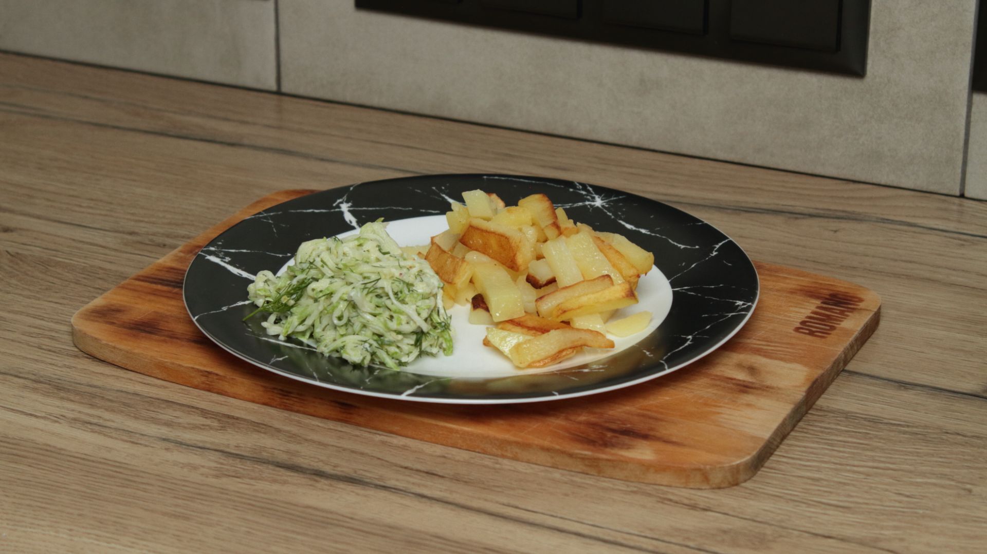 Салат из свежего кабачка хрустящий пикантный просто и вкусно
