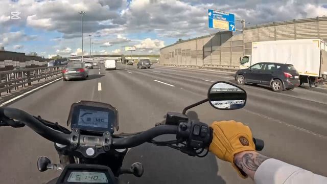 Кайфую пятница мотик дорога