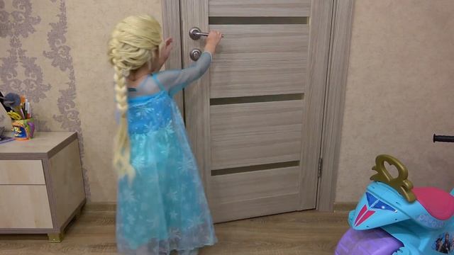 Ева и мама играют в магазин вкусного мороженного. Сборник лучших видео