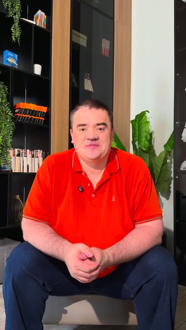 Актер Юрий Шибанов тестирует Amezcua Chi Pendant 4 для баланса и восстановления