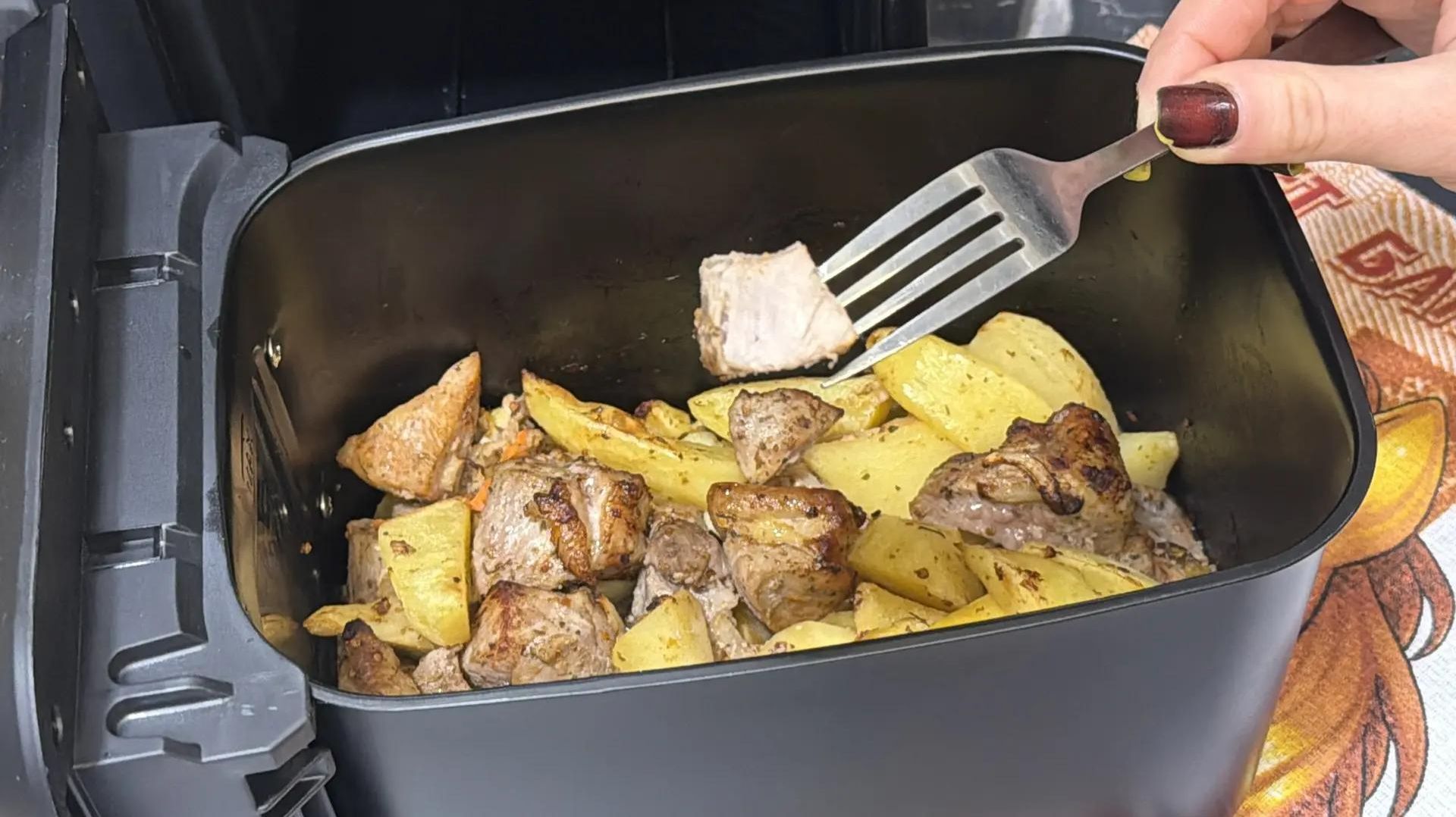 Картофель с мясом в аэрогриле