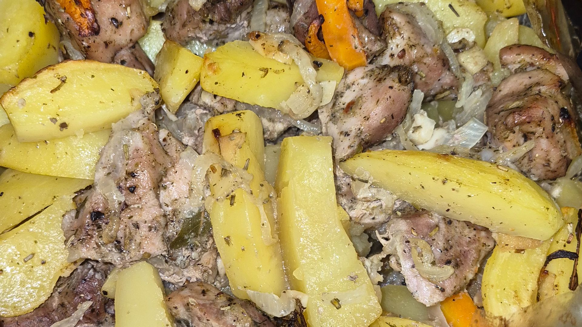Свинина с овощами в кулинарном рукаве.
