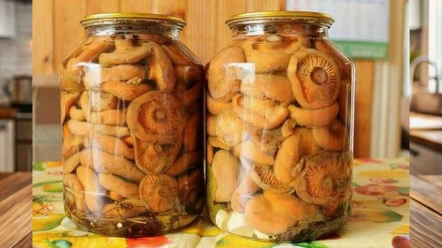 Маринованные рыжики горячим способом на зиму — попробуйте этот вариант!