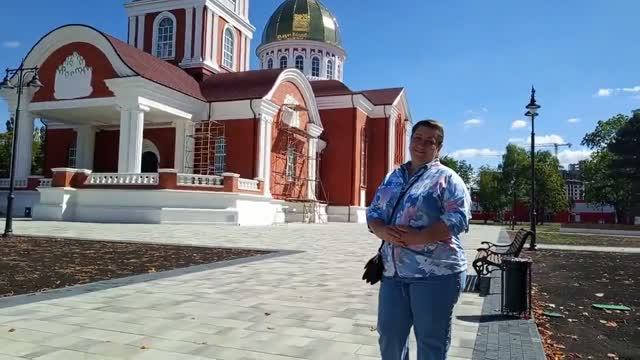 Майкоп. Соборная мечеть и Свято-успенский православный собор