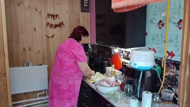 тушёная свежая капуста со свининой