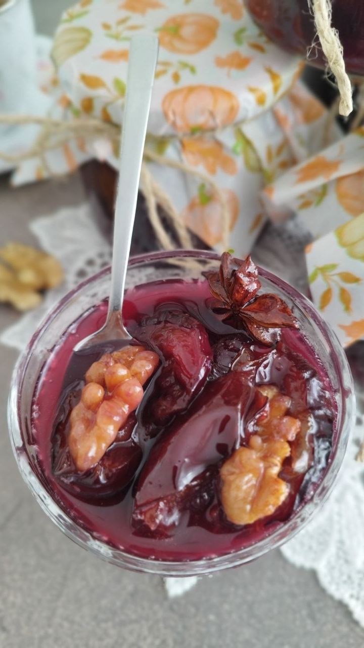 Сливовое варенье с грецким орехом