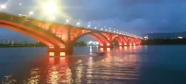 Эта странная любовь .Коммунальный мост .Красноярск