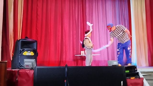 С утра, с утра чего-то жду, Ура, ура, я в цирк иду!