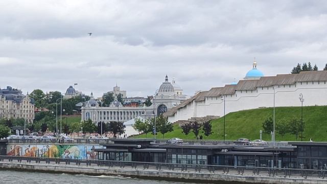 Кремль и Чаша