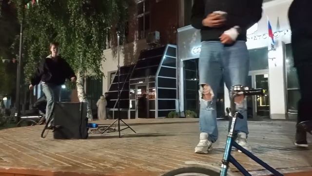 твои басы мне станут внуком