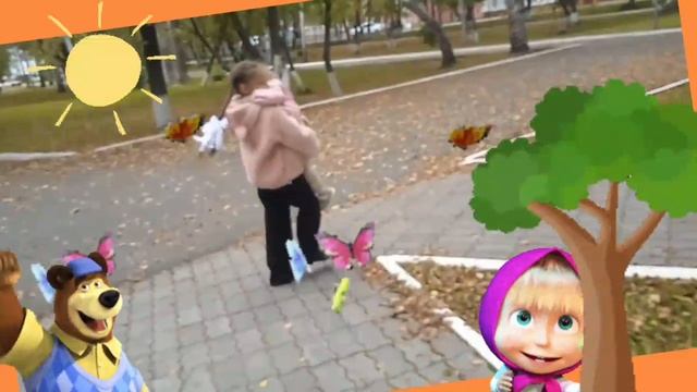 Осенняя прогулка в парке София и Ева.