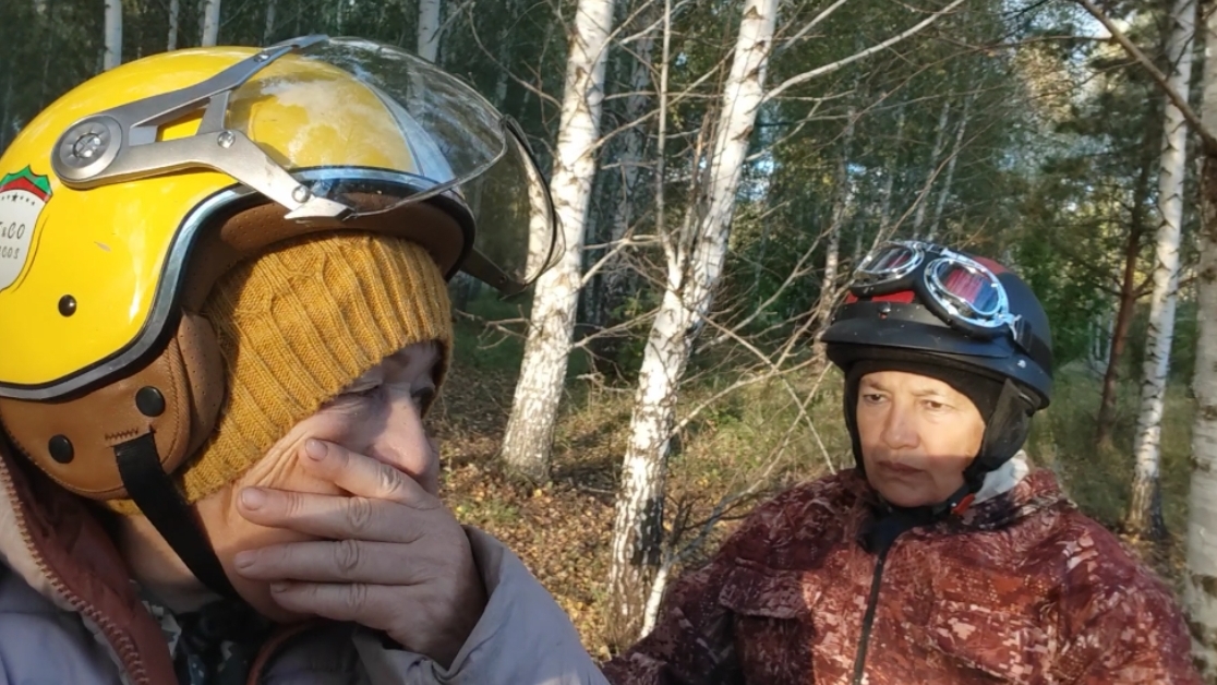 и снова в лес с Ларисой // вот мы байкеры 🥴😄🙋 //