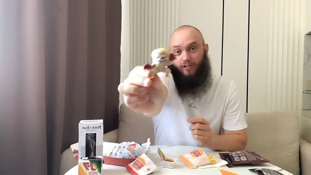 Распаковка Колоссальный Бокс Атака Титанов из Бургер Кинга