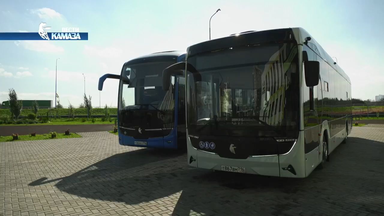 ПАО «КАМАЗ» представило новейшие разработки рядом с одним из избирательных участков Набережных Челно