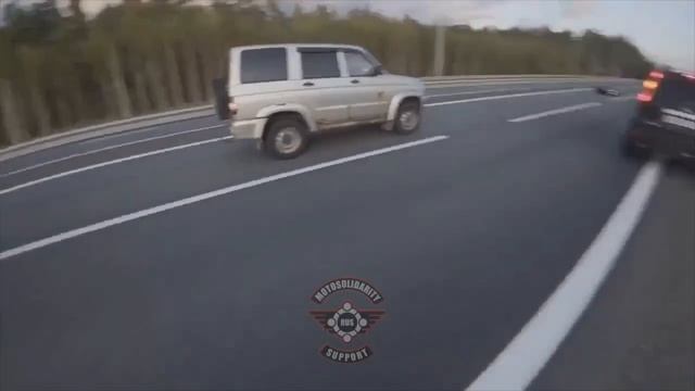 В Питере байкер разбился на скорости 250+км/ч и выжил.