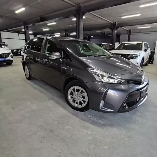 Toyota Prius Alpha, 2015 года 1.8 л., пробег 89т.км., Аукцион 4.5 балла Комплектация: 1.8 S 5 Seater