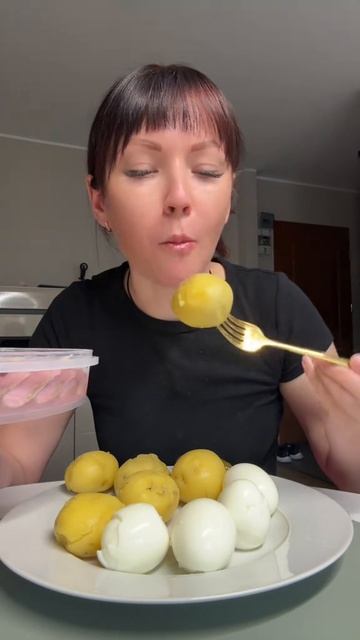 Мукбанг.Едим на камеру