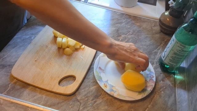 Готовлю обед, сходила в ДА!