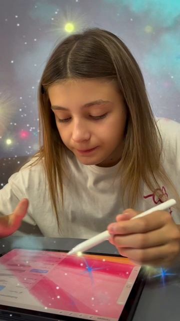 За кадром на планшете арт рисование творчество procreate дети рисунок