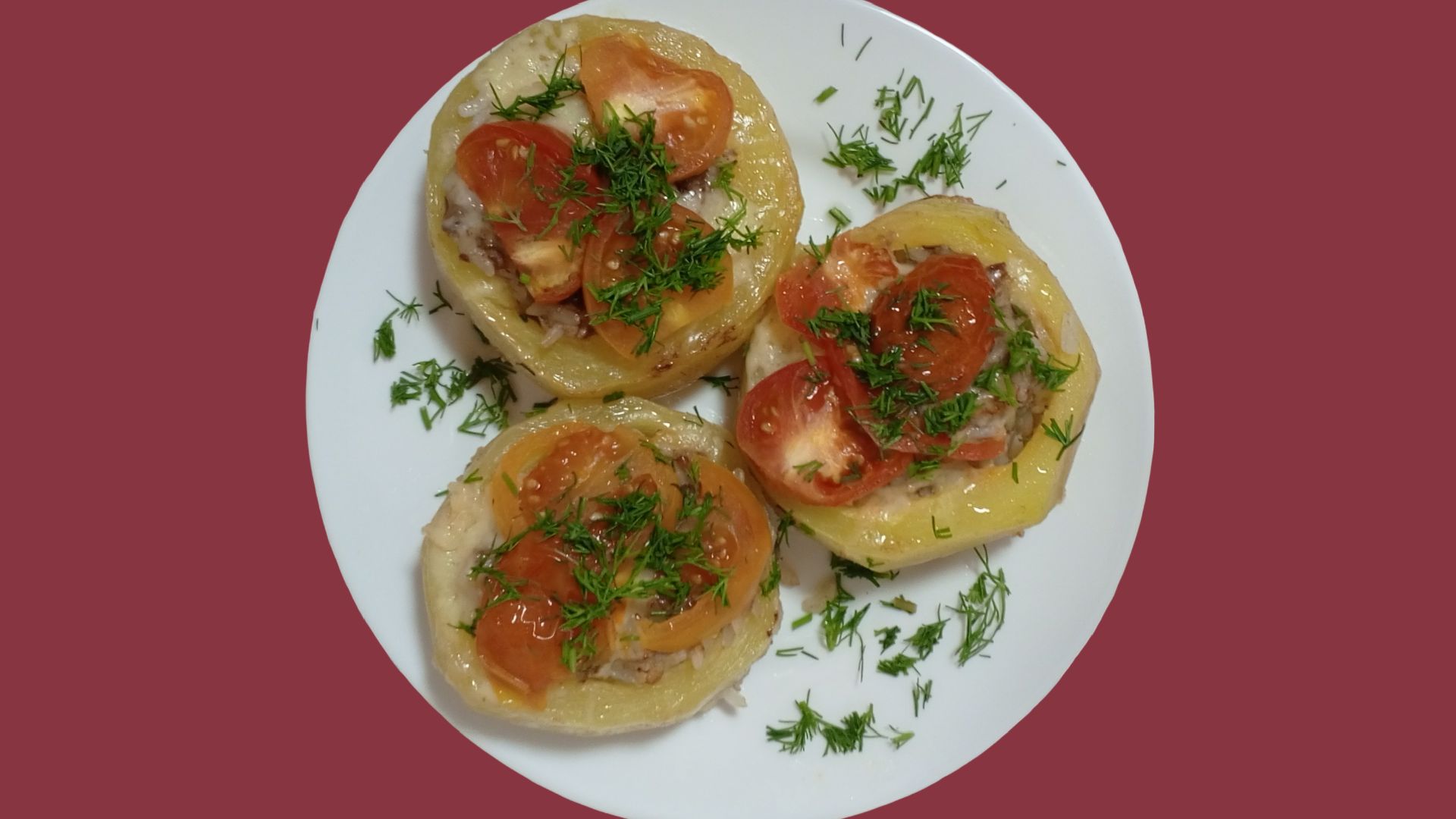 Фаршированный кабачок с фаршем и сыром.