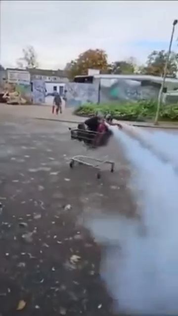 позвони своему деду, он ждет?