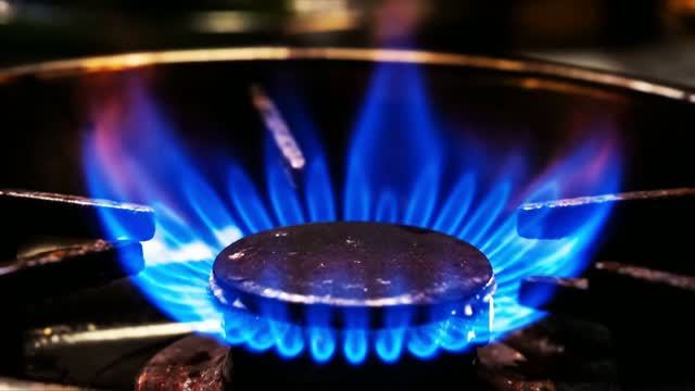 Синее пламя конфорки: магия огня и тепла 🔥 Сделано в AI.