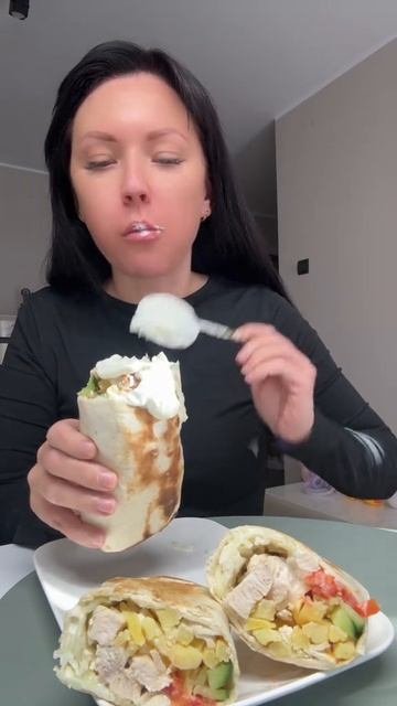 Мукбанг.Еда на камеру.